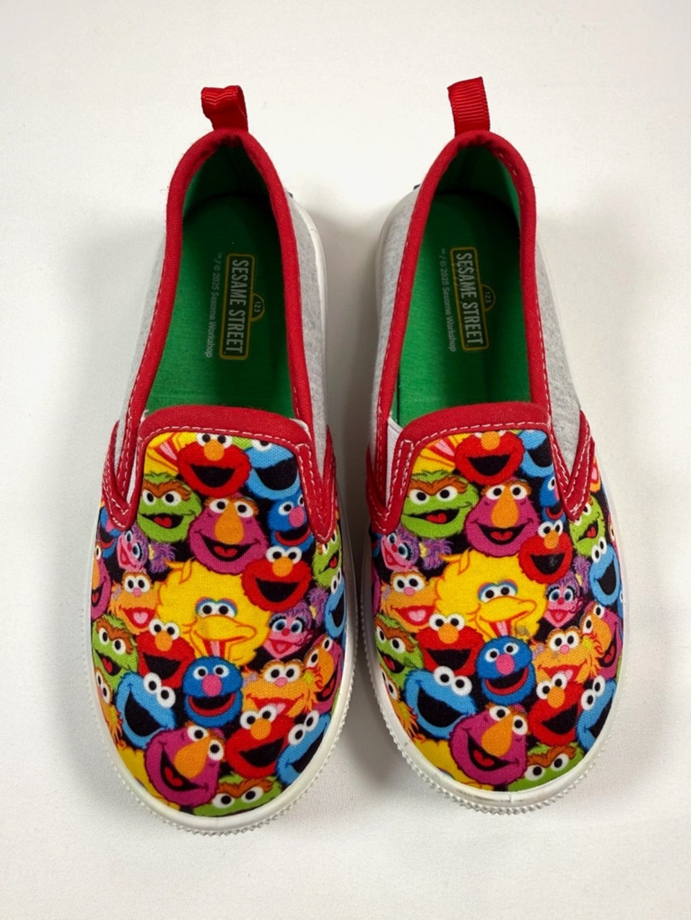 SESAME STREET Kids Unisex 10 Character Print Slip On Sneakers‎ Colorful Cartoon